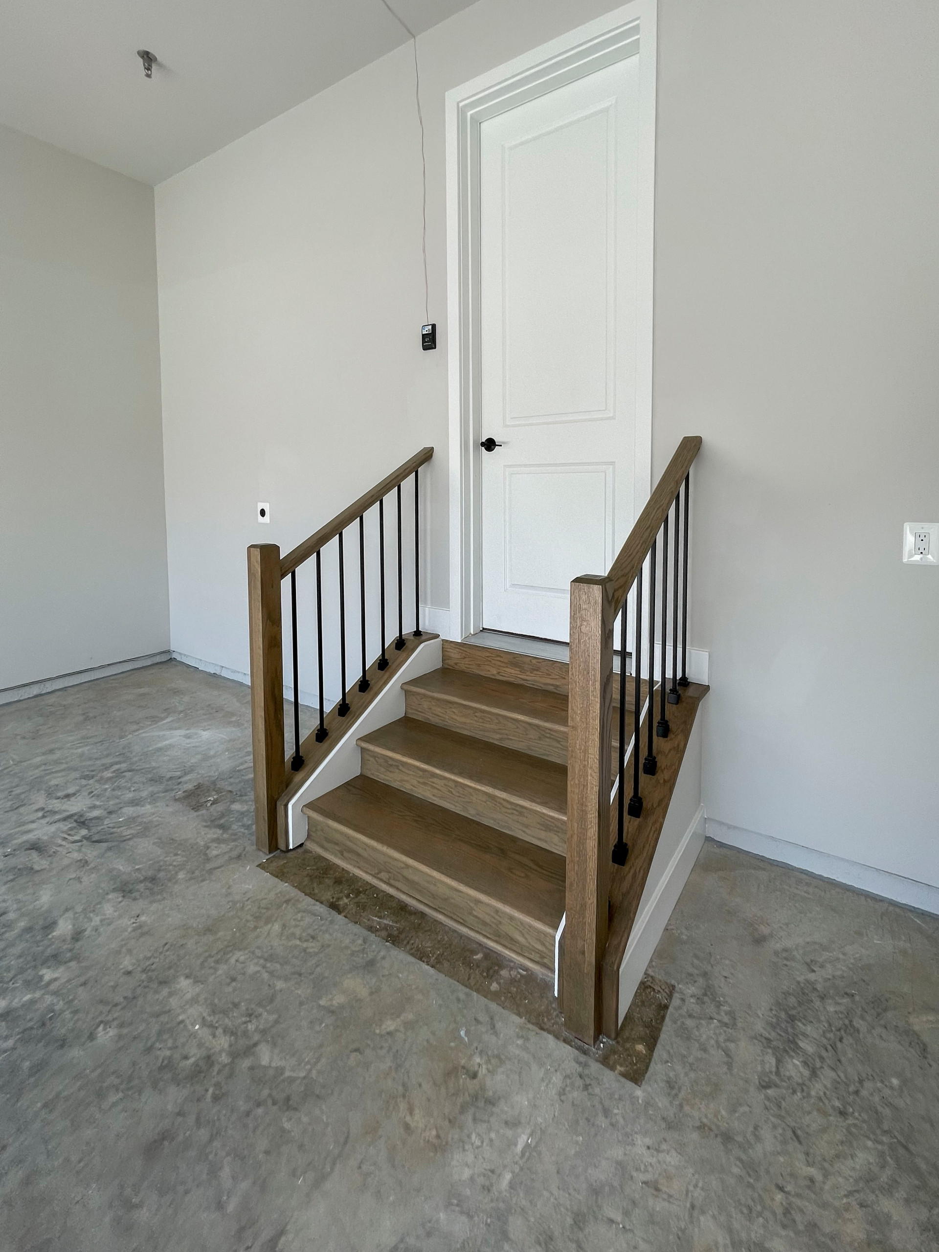 113_Floating Straight- Stringers with No Risers in Contemporary Home, Bethesda M
