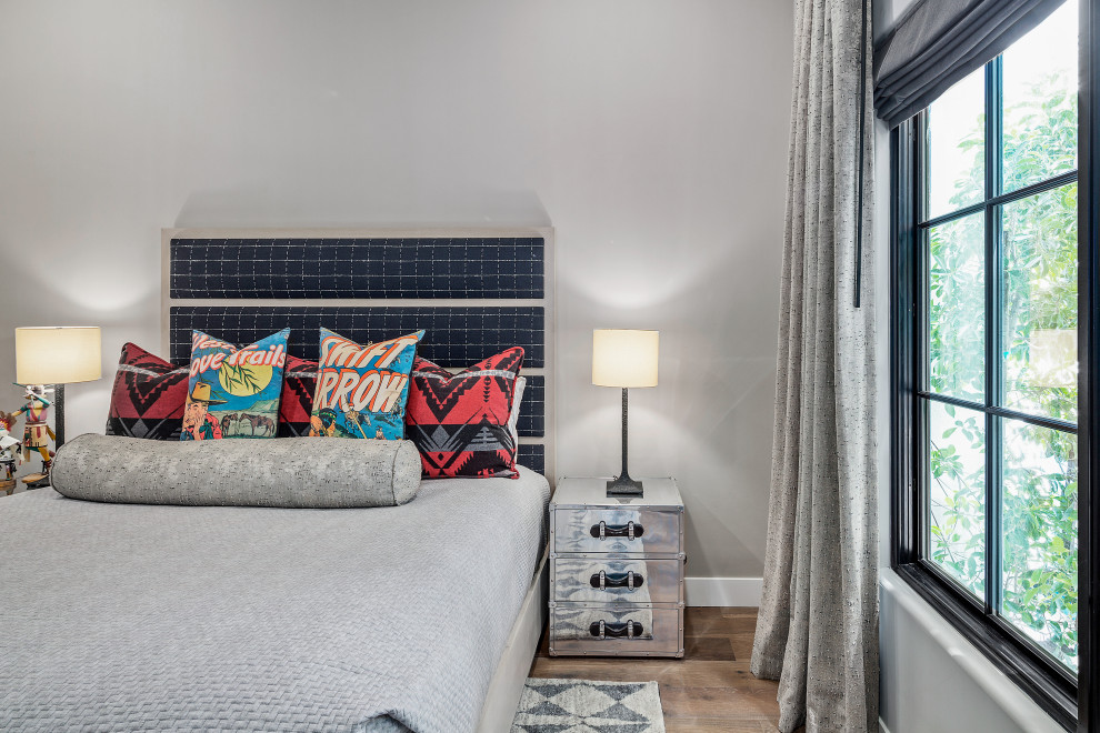 Home design - transitional home design idea in Phoenix
