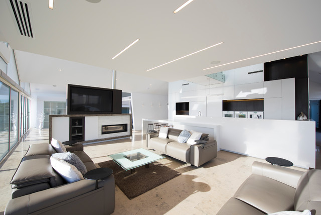 Beach House modern-family-room