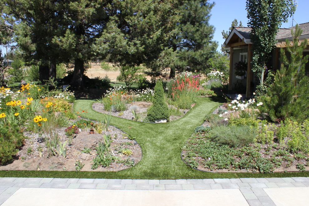 Bend, OR Front Yard - After - Traditional - Landscape ...