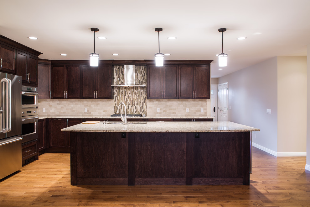 Kitchen - kitchen idea in Calgary
