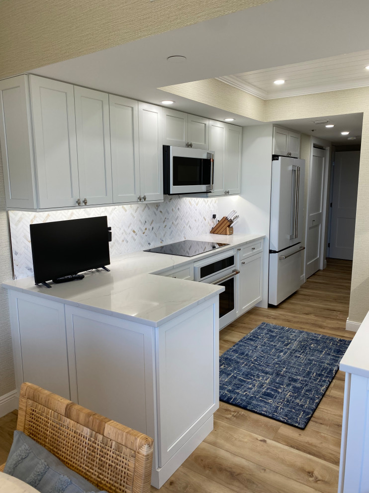 Example of a transitional kitchen design in Miami