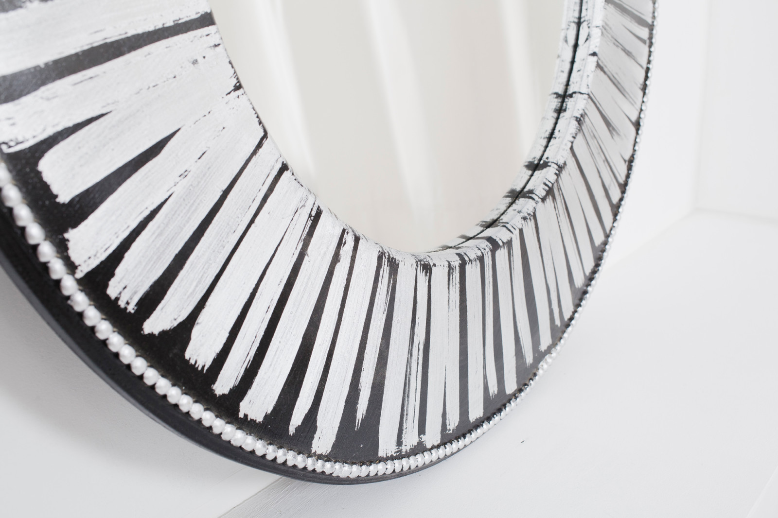 Настенное зеркало BountyHome