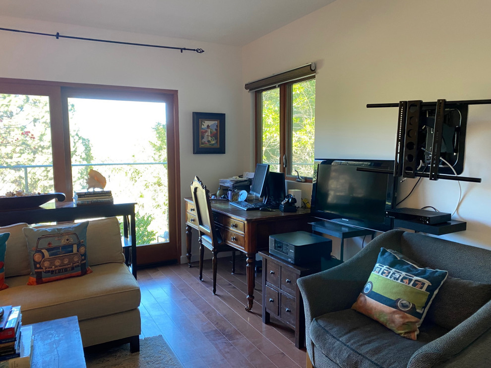 FAMILY ROOM IN SHERMAN OAKS
