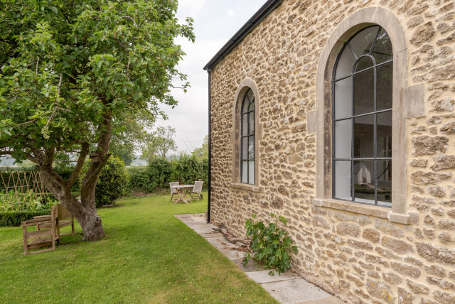 Chapel conversion rustik-fasad