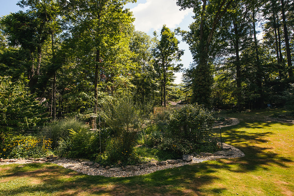 This is an example of a transitional landscaping in Indianapolis.