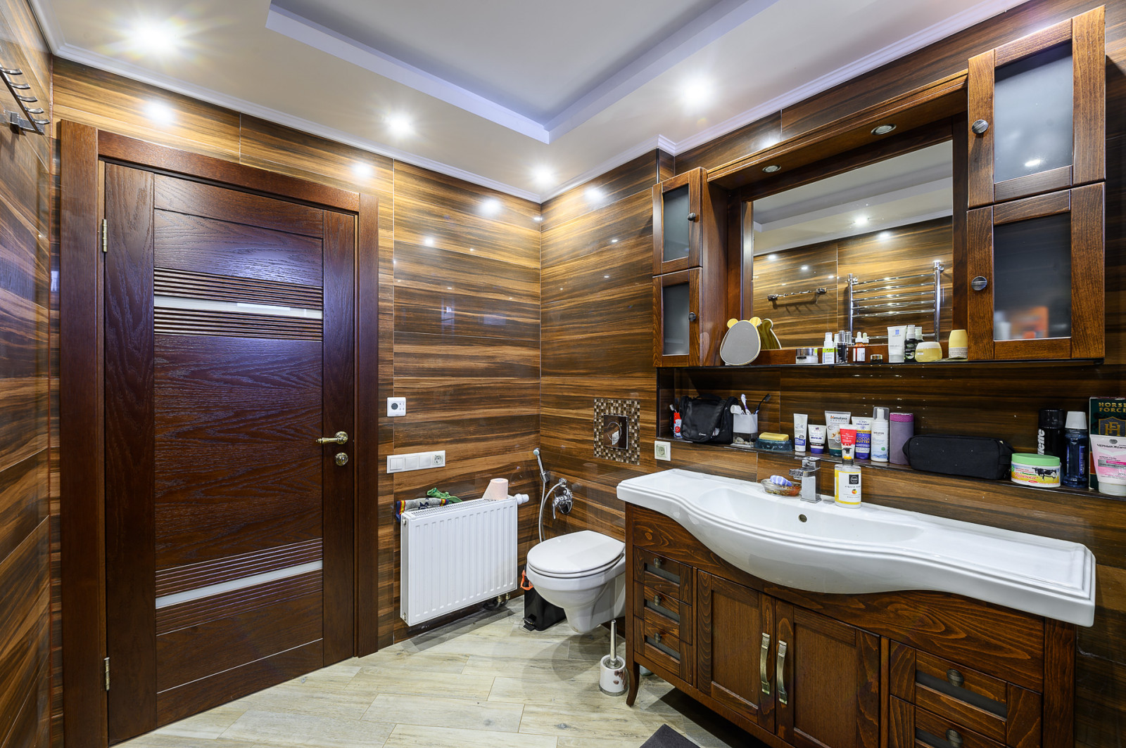 отделка дома из оцилиндрованного бревна