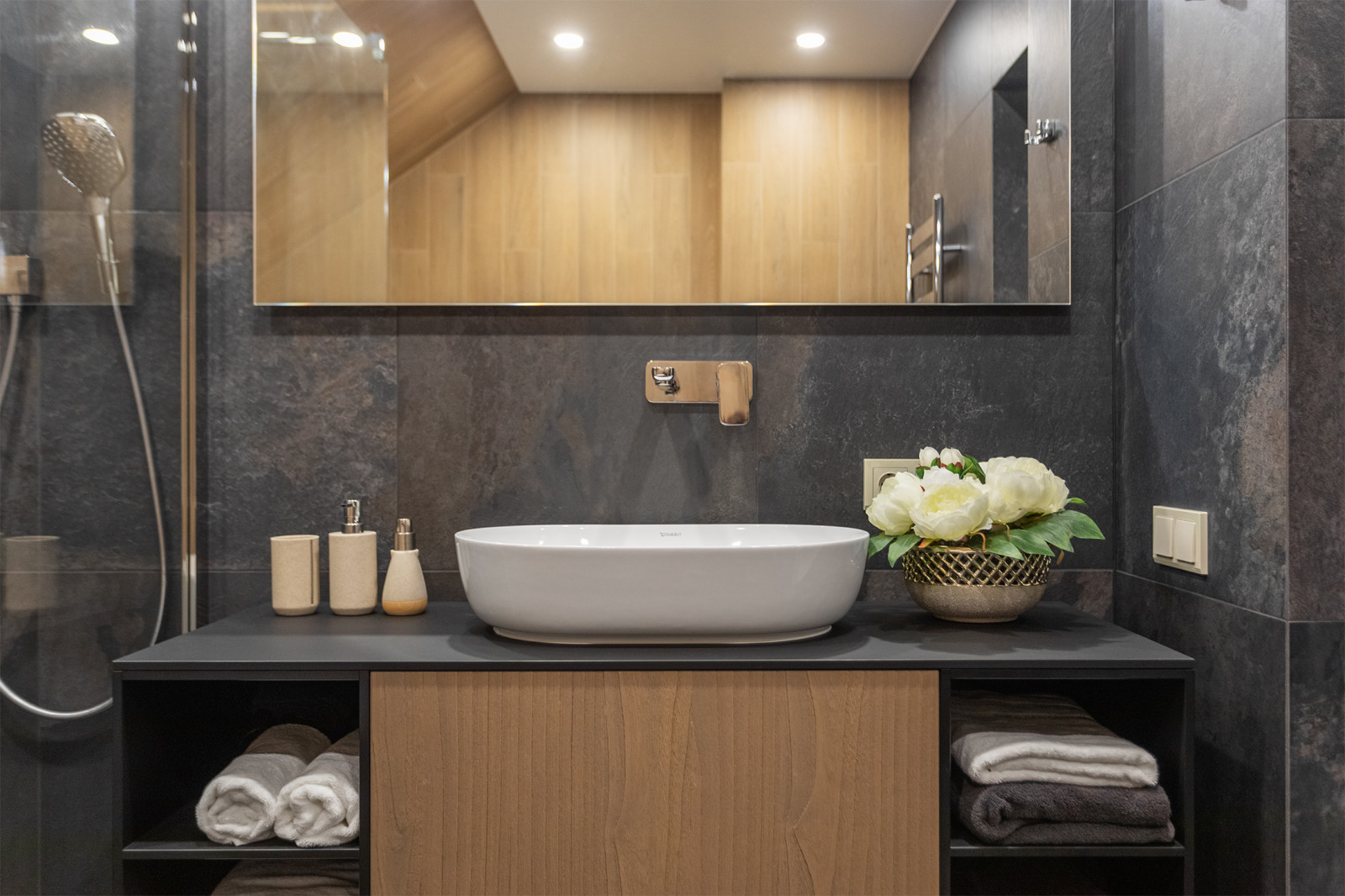 Интерьер двухуровневой квартиры в Калининграде.