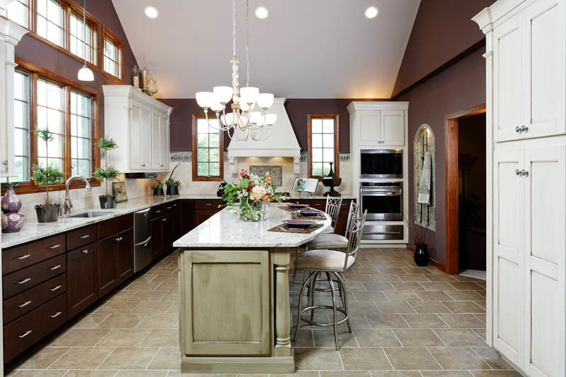 Transitional kitchen photo in Indianapolis