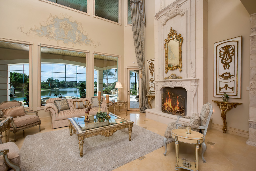 Design ideas for a traditional living room in Miami.