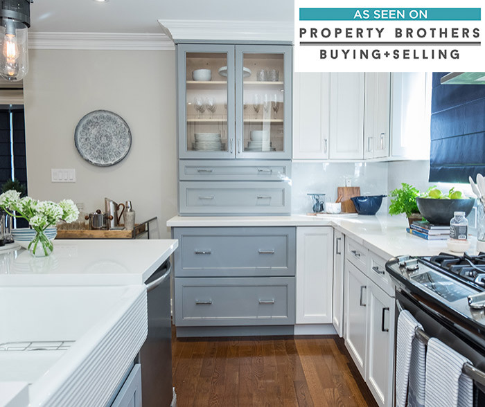 Leeton Cabinets with White Finish - Diamond Cabinetry