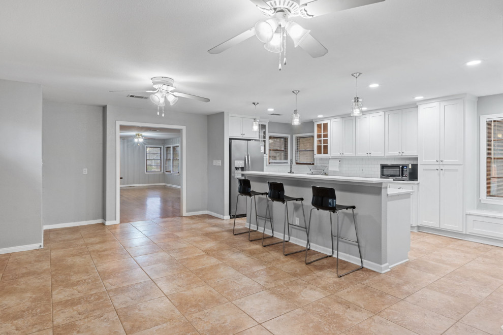 College St - Kitchen Before