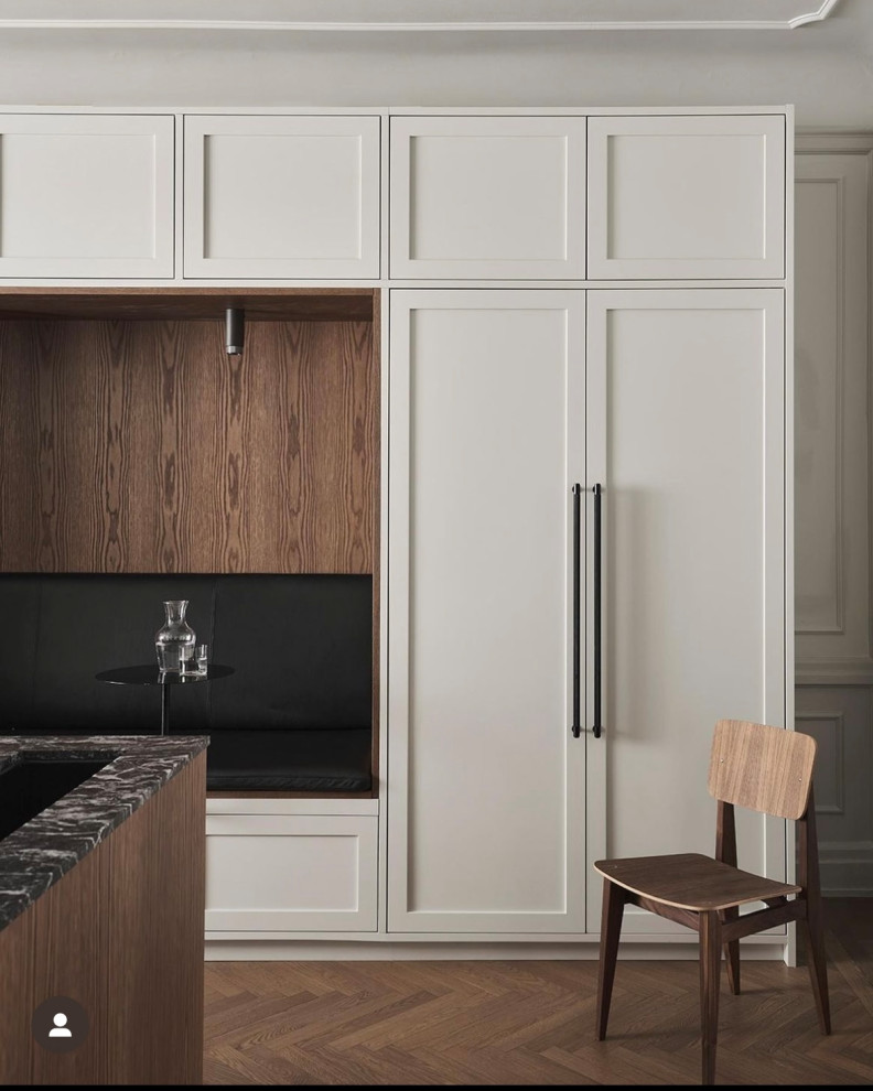 Transitional kitchen photo in Seattle