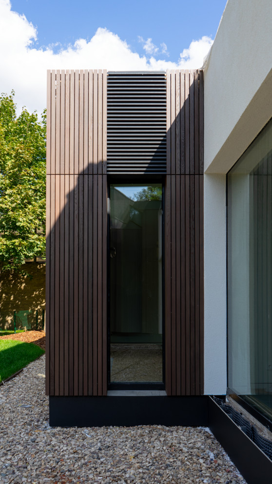 Реечный фасад из массива Термоясеня