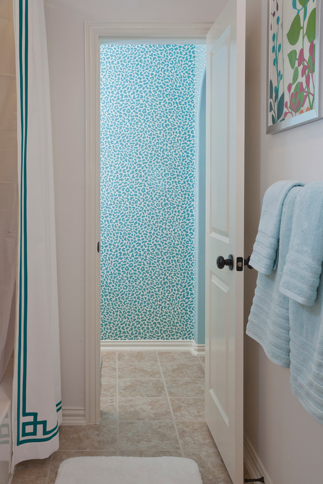 Inspiration for a transitional bathroom in Dallas with white walls, beige floor, a shower curtain and wallpaper.