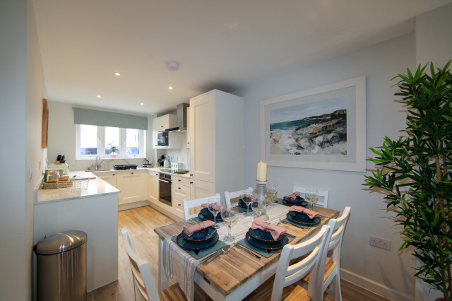 3-Bed Blue and Coral Holiday Let, West Lulworth, Dorset dining-room