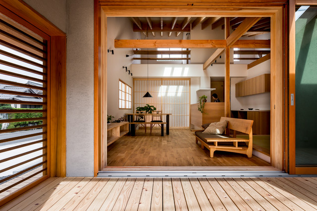 古城ヶ丘の家 japones-terraza-y-balcon