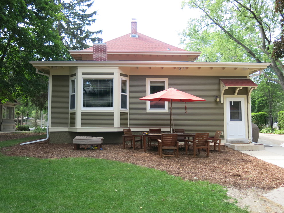 Craftsman Foursquare Landscape - Oconomowoc, WI