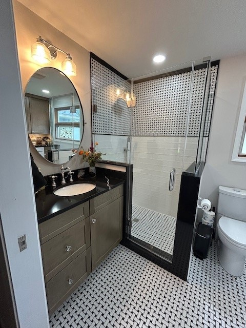 Waterfront Bungalow Bath Laundry Combo