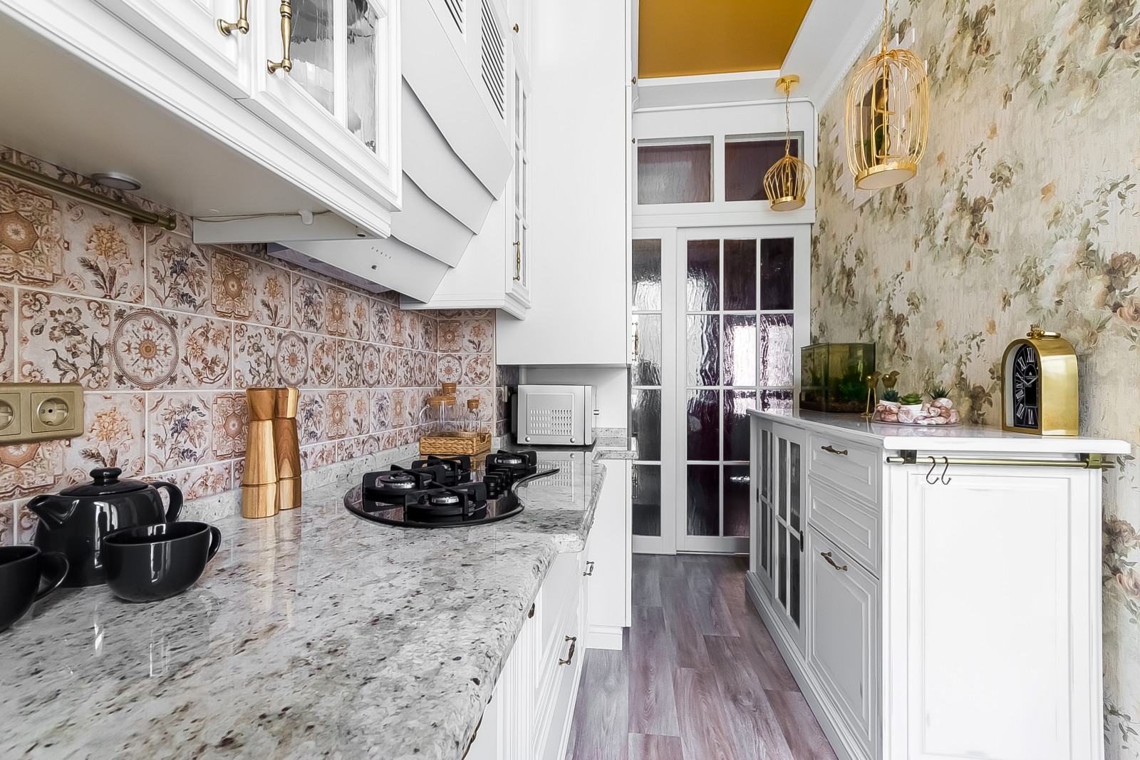 Маленькая кухня в классическом стиле