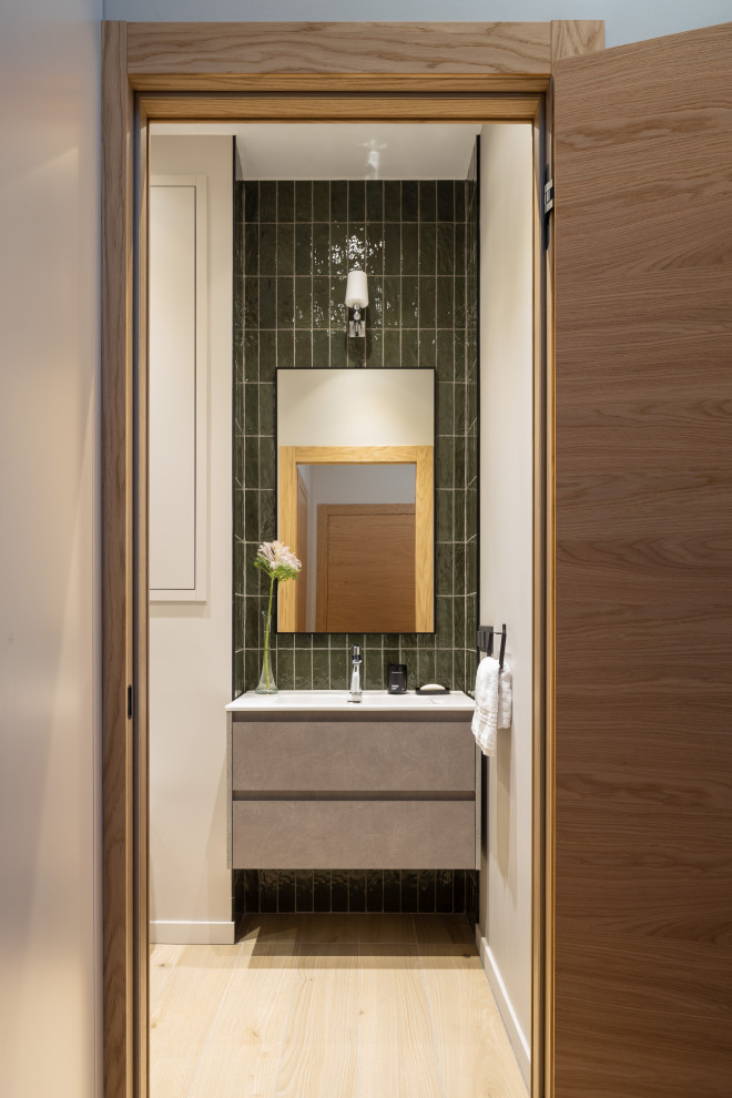 квартира с попугаями