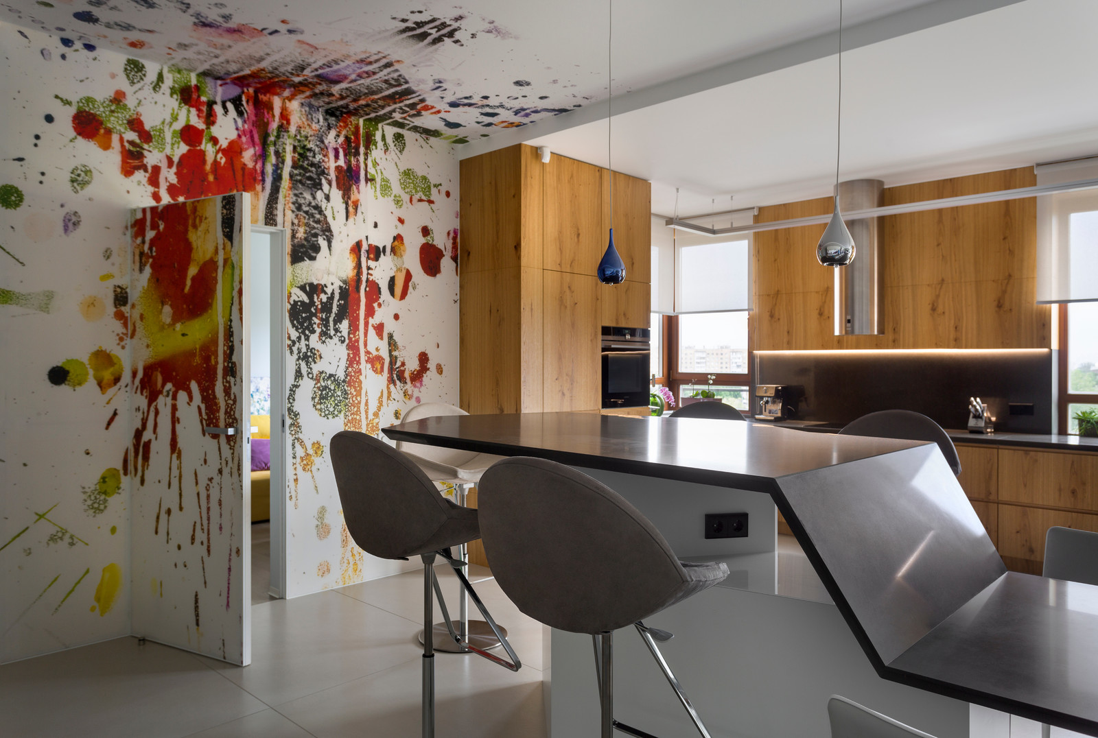 On the verge of illusion