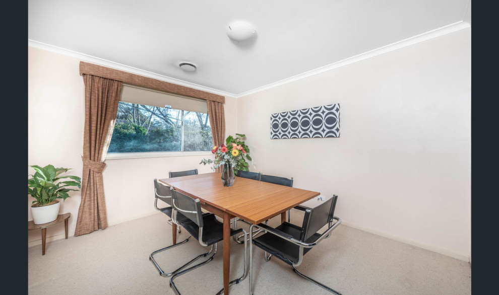 Midcentury dining room in Canberra - Queanbeyan.
