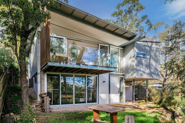 Glenbrook contemporary-house-exterior