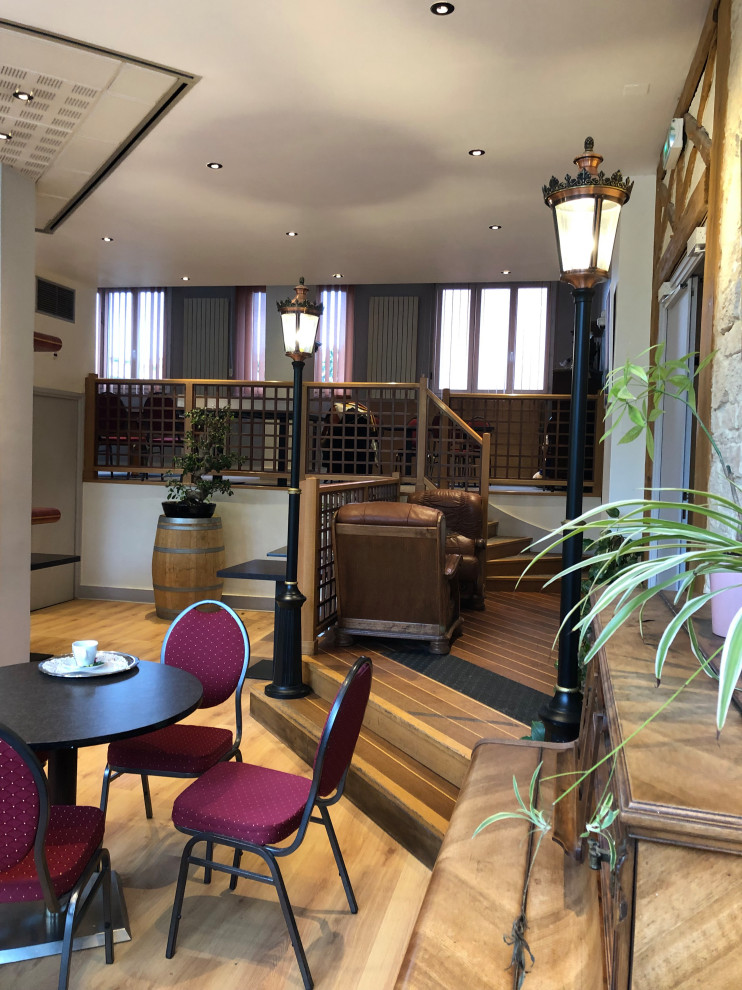 Transformation du restaurant, salon d'attente et espace co-working d'un hôtel 3*