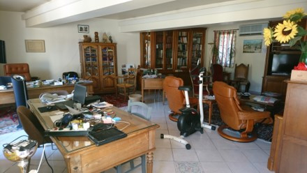 Pièce avant transformation : salon -bureau
