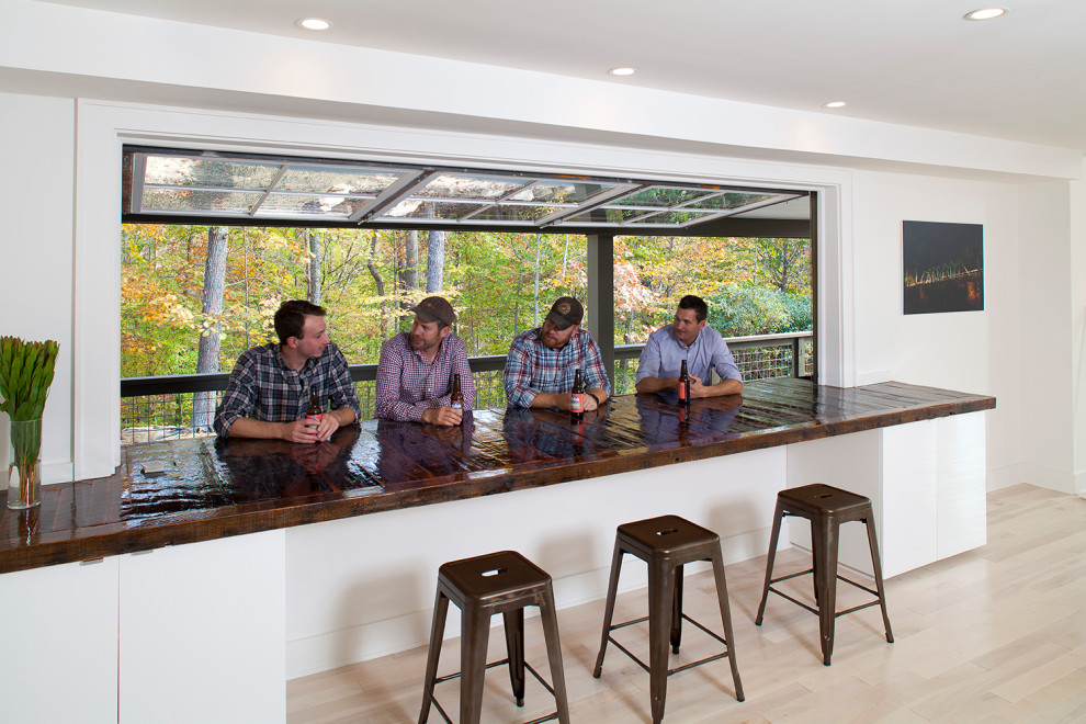 Inspiration for a cottage home bar remodel in Richmond