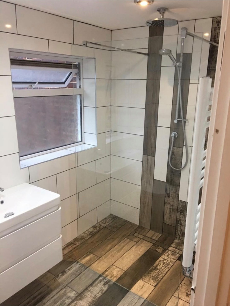 Binfeild main bathroom