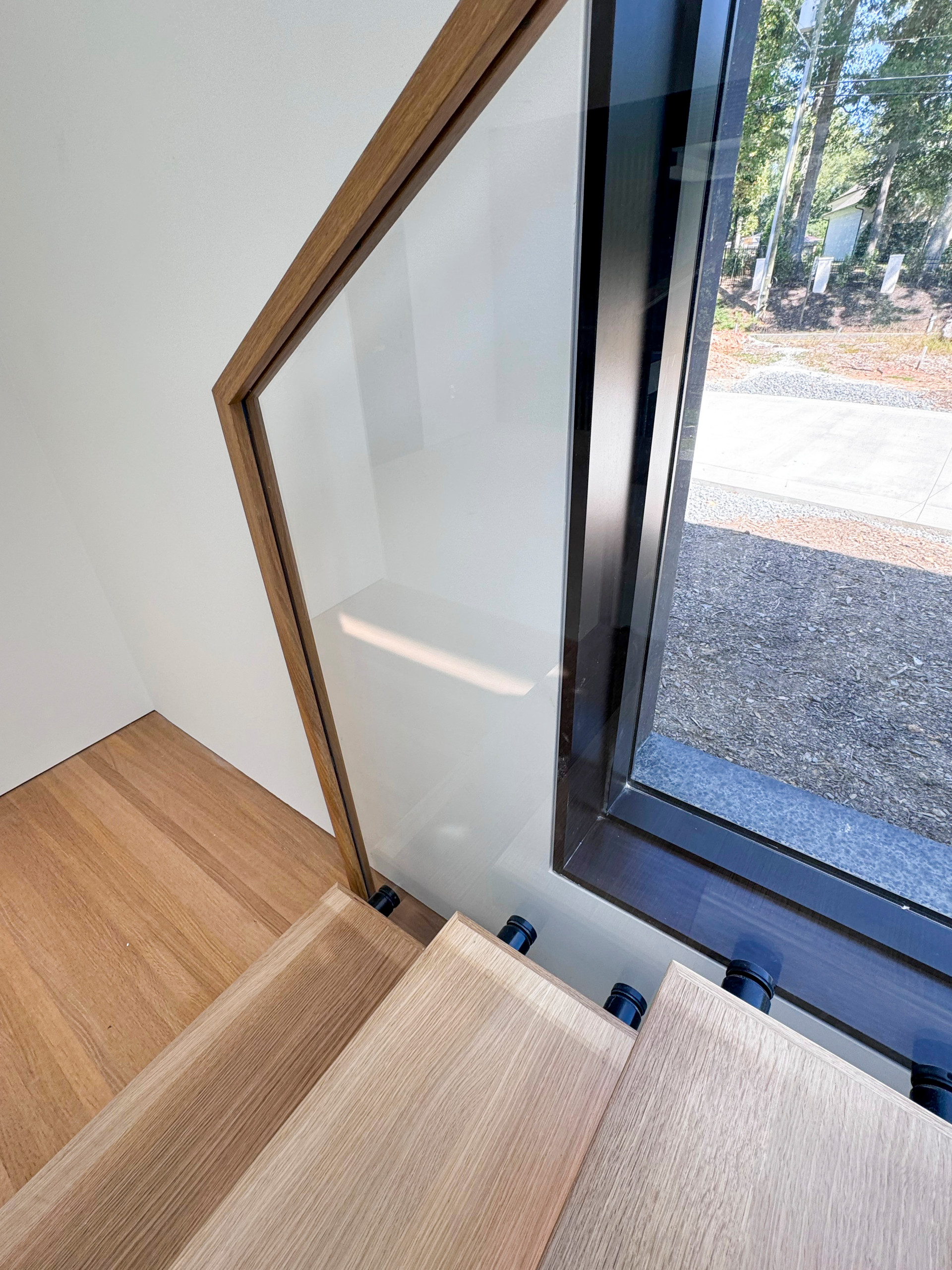 126_Visually Open and Light Contemporary Staircase, Mclean, VA 22102