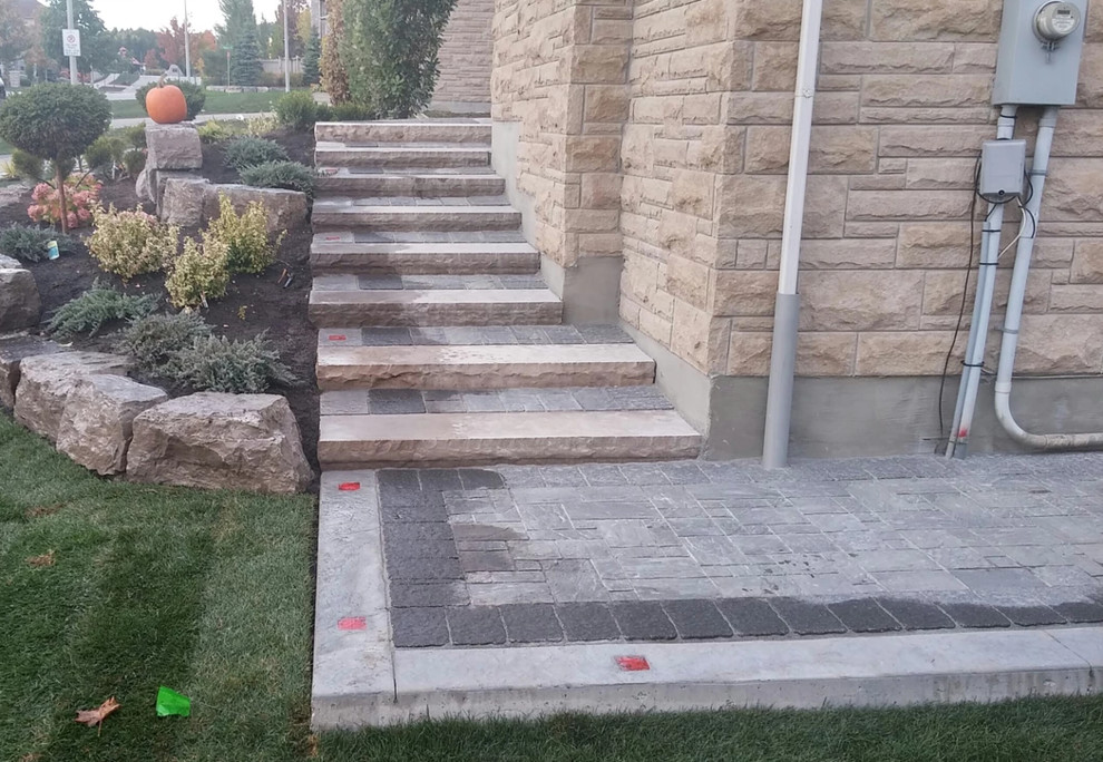 Inspiration for a mid-sized rustic full sun side yard stone landscaping in Phoenix.