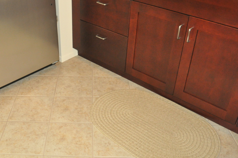 Inspiration for a transitional kitchen remodel in Chicago