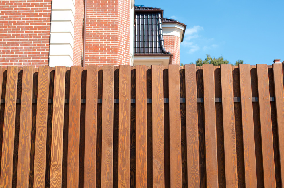 Ограда многоквартирного дома