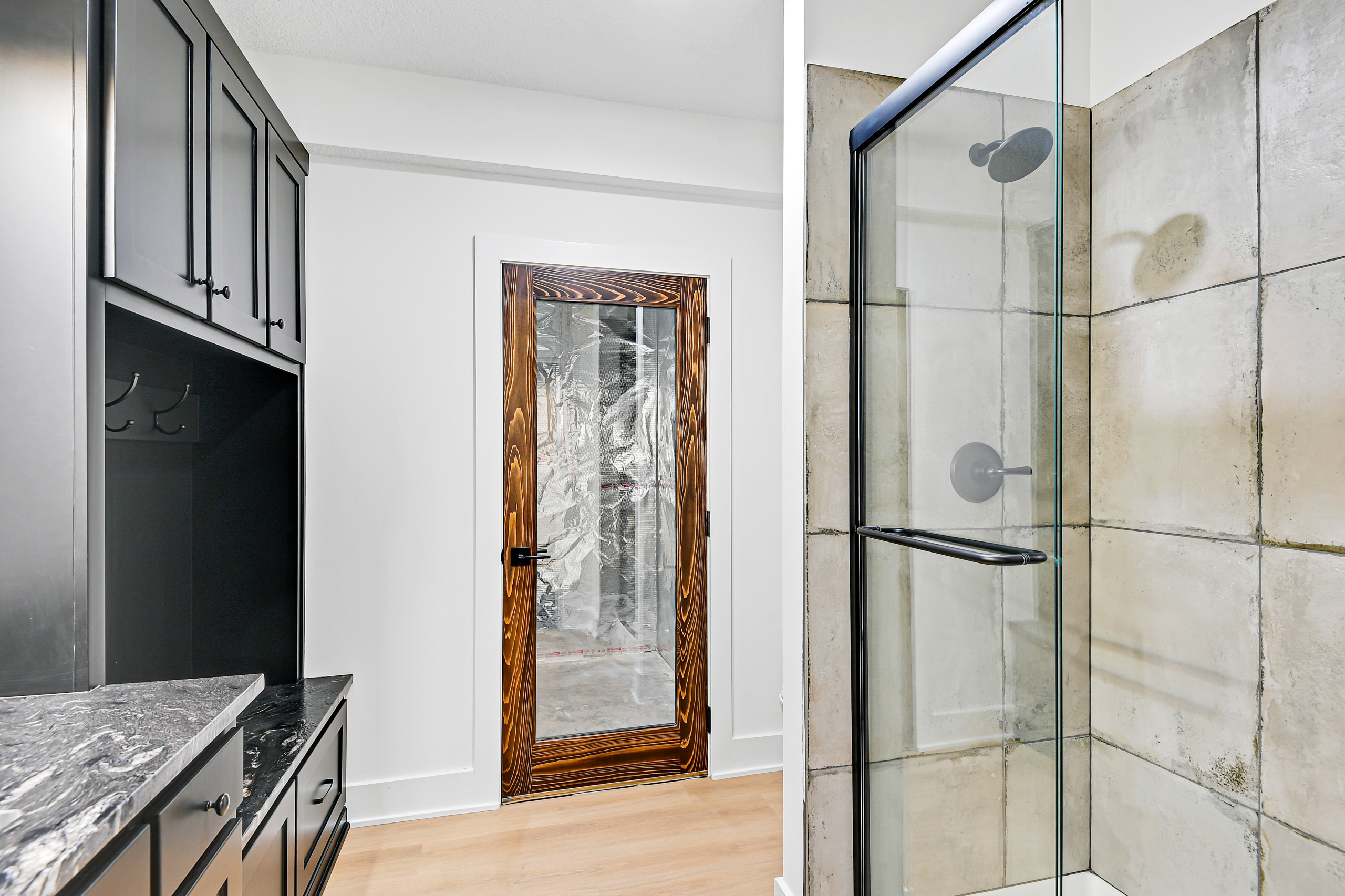 148th and Switzer, Custom Build