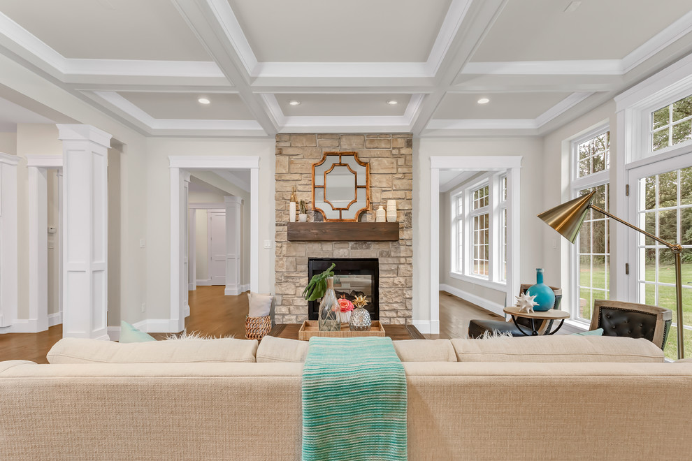 Example of a transitional home design design in St Louis