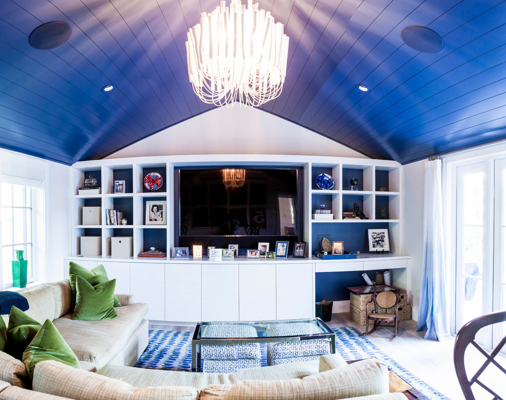Inspiration for a transitional home design remodel in Miami