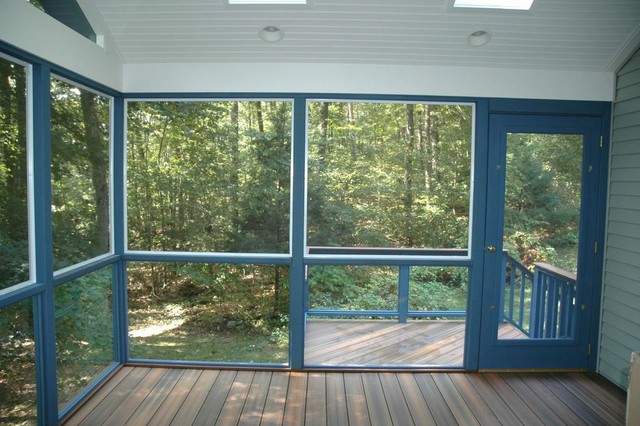 Ivoryton, CT stunning screened porch and deck combination klassisk-veranda