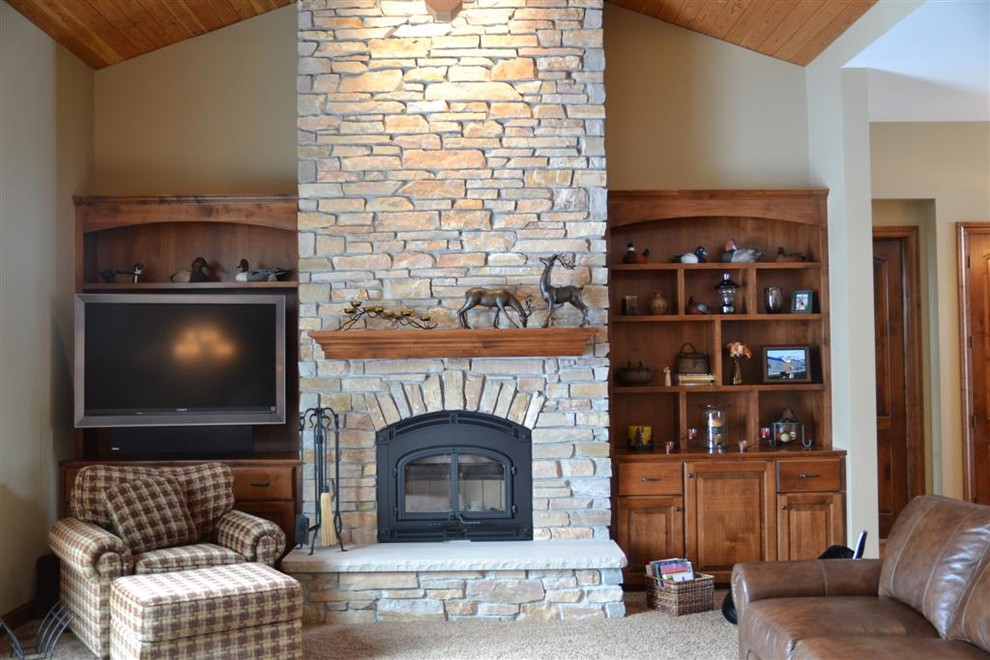 Dayton Model Traditional Family Room Milwaukee by Zach Building