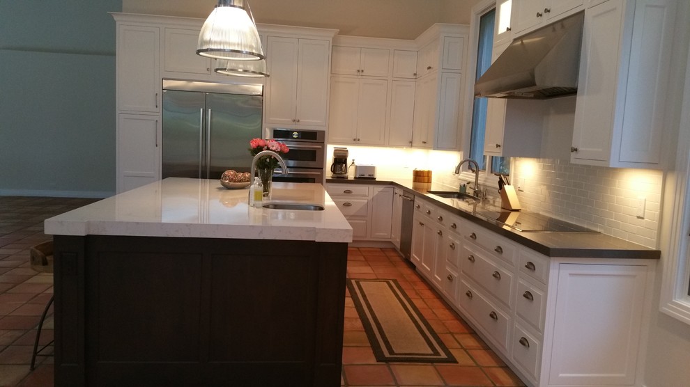 Transitional kitchen photo in Miami
