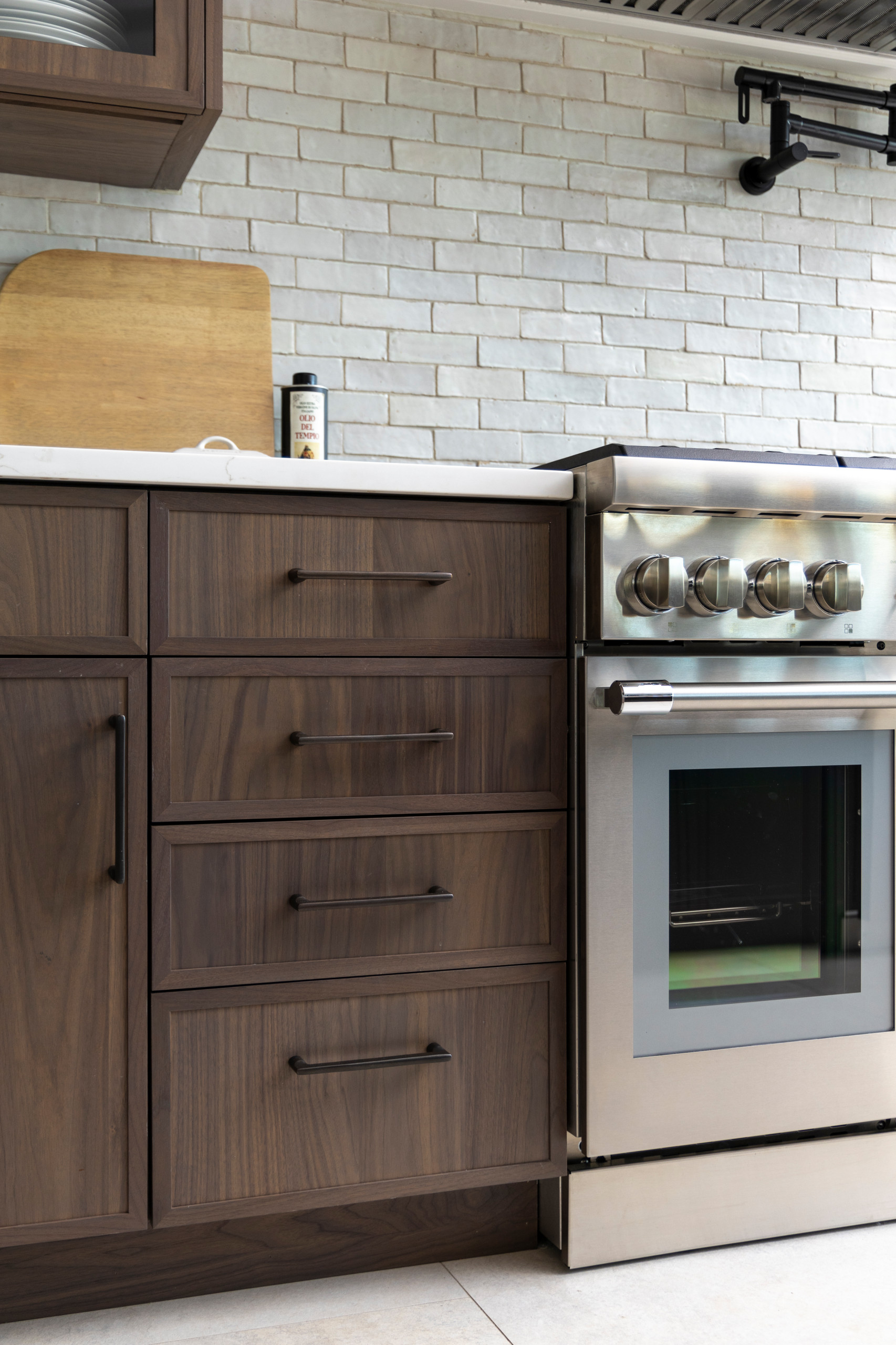 Deeply In-Grained: Seamlessly Crafted Style