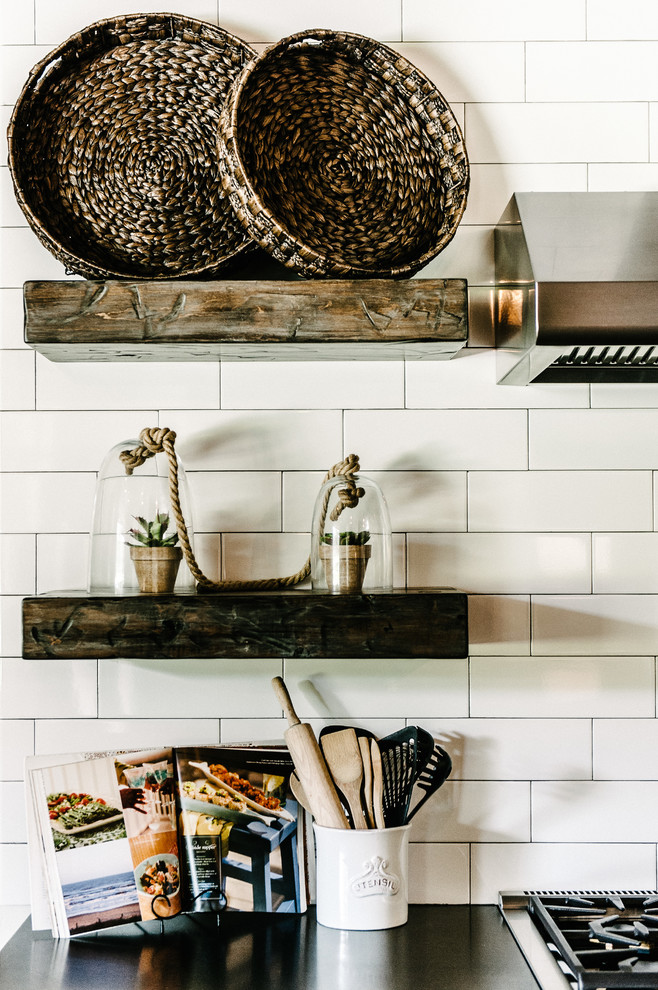 Example of a transitional kitchen design in Austin