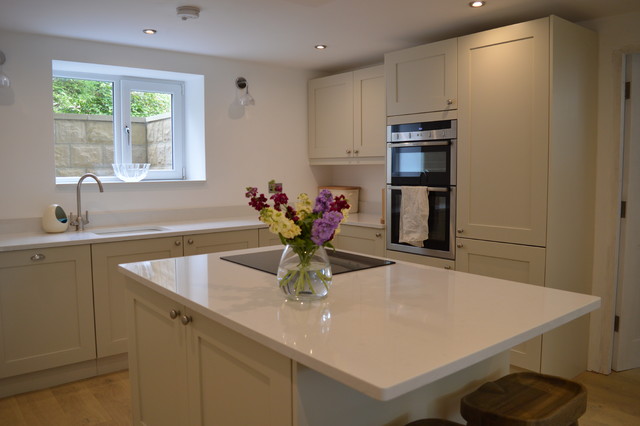Solid Painted Shaker Kitchen trendy-koekken