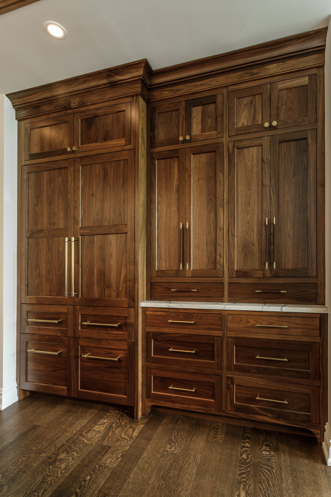 Closet - transitional closet idea