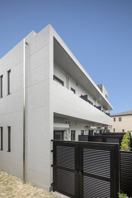 オーナー様こだわりの「高級賃貸住宅」 moderno-fachada