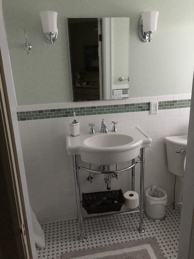 Inspiration for a transitional bathroom remodel in Columbus