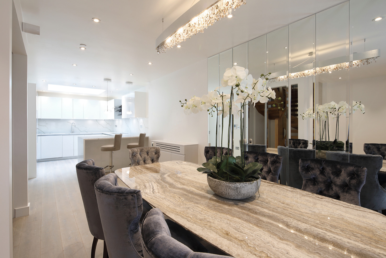 Example of a dining room design in London
