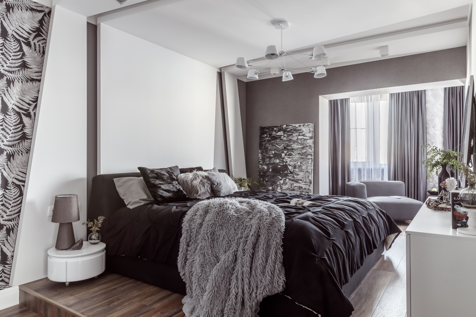 Монохромный интерьер 2-х комнатной квартиры